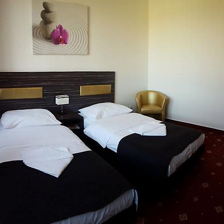Hotel Montenegro Bruntal Ngoại thất bức ảnh