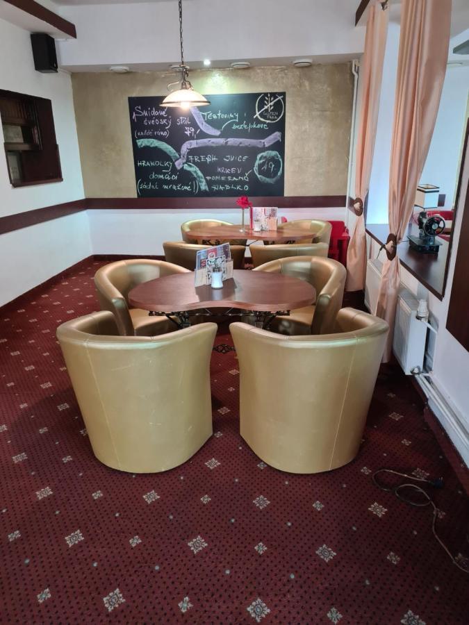 Hotel Montenegro Bruntal Ngoại thất bức ảnh