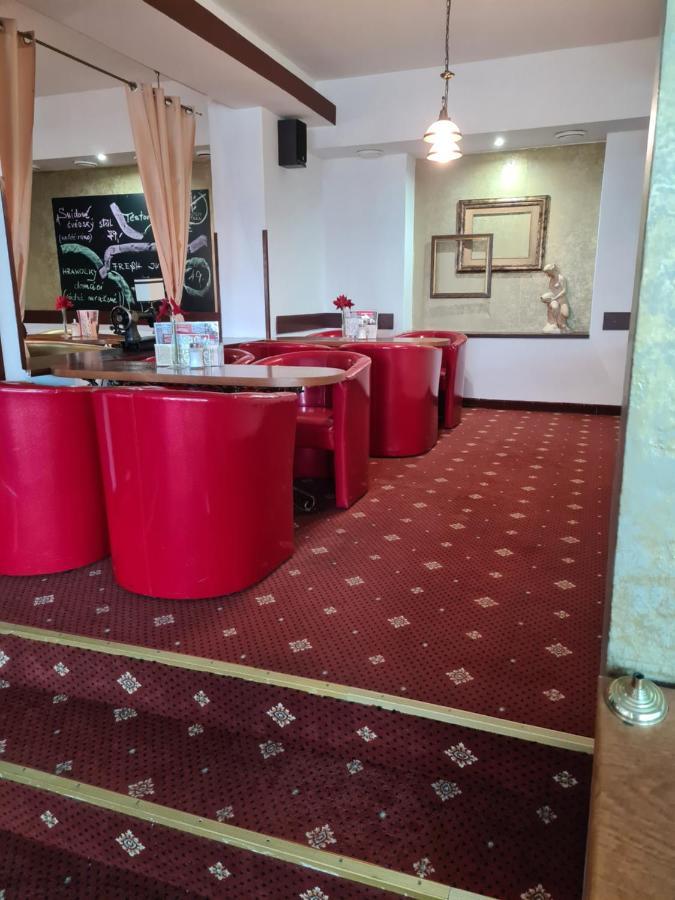 Hotel Montenegro Bruntal Ngoại thất bức ảnh