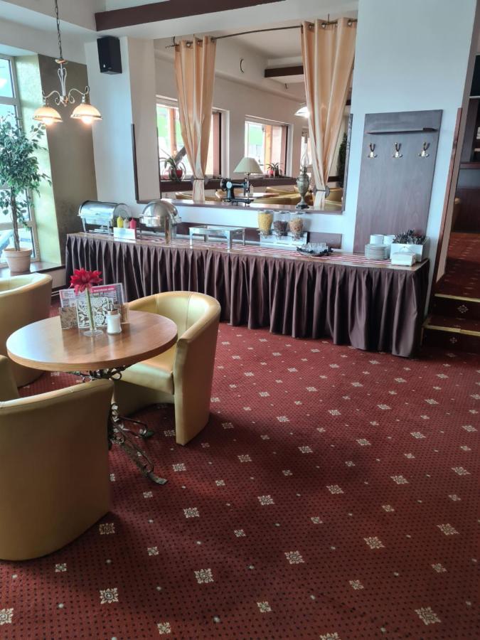 Hotel Montenegro Bruntal Ngoại thất bức ảnh
