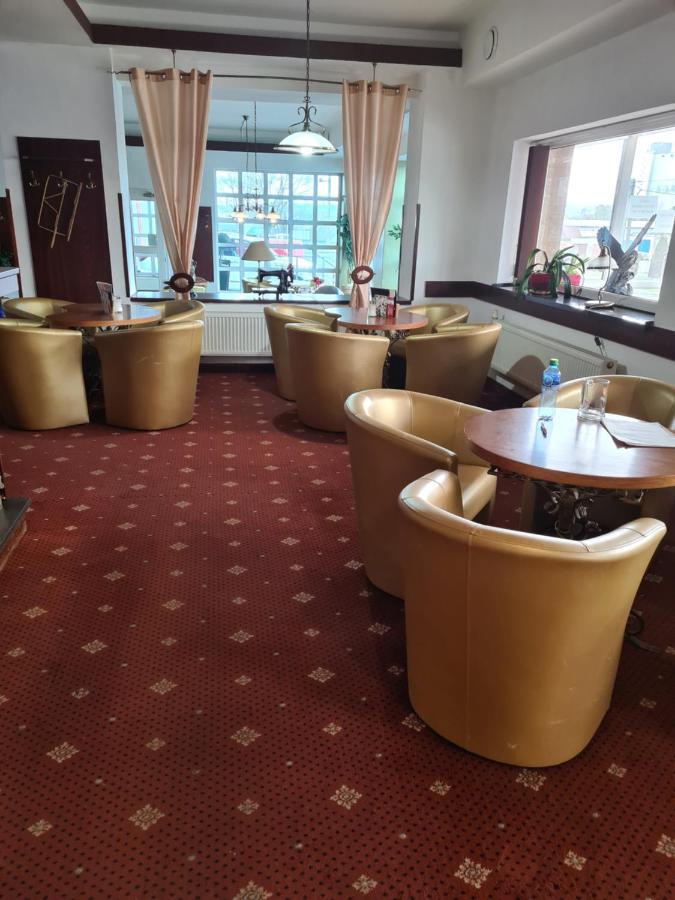 Hotel Montenegro Bruntal Ngoại thất bức ảnh