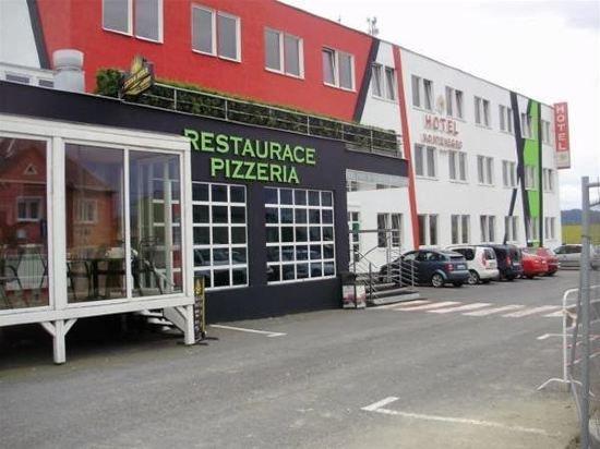 Hotel Montenegro Bruntal Ngoại thất bức ảnh