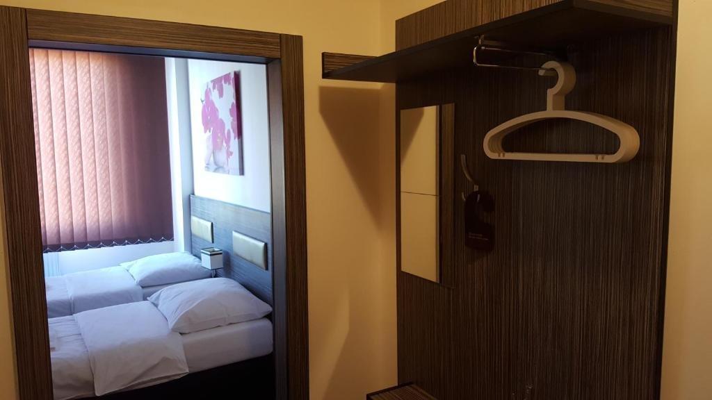 Hotel Montenegro Bruntal Ngoại thất bức ảnh