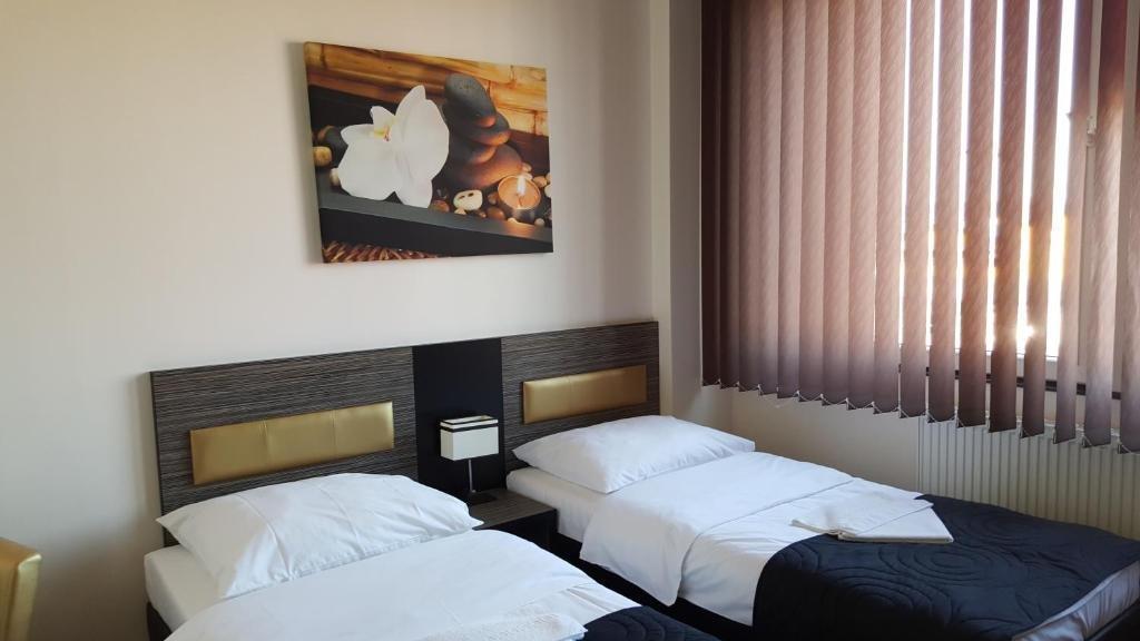 Hotel Montenegro Bruntal Ngoại thất bức ảnh