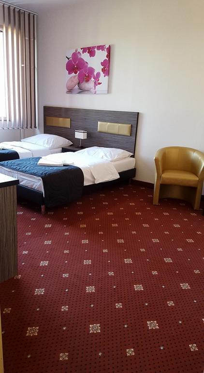 Hotel Montenegro Bruntal Ngoại thất bức ảnh