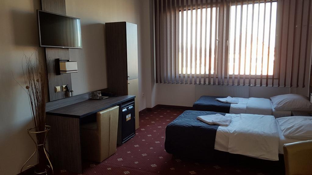 Hotel Montenegro Bruntal Ngoại thất bức ảnh