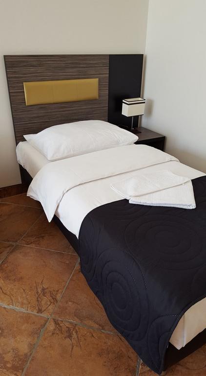 Hotel Montenegro Bruntal Ngoại thất bức ảnh