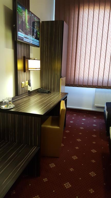 Hotel Montenegro Bruntal Ngoại thất bức ảnh